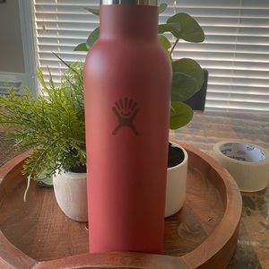 Rust hydro flask for wine